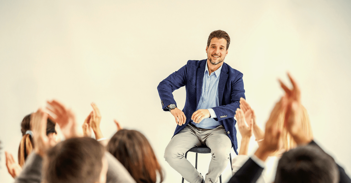 كيف أتحدث بثقة أمام الناس؟