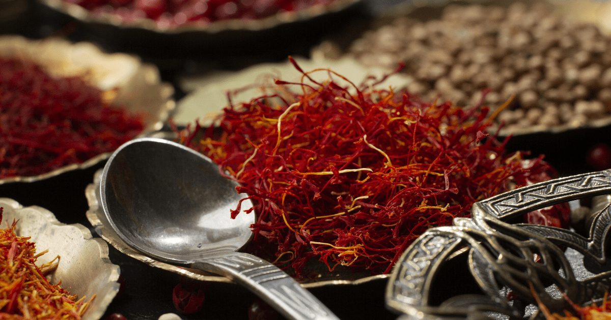 فوائد العصفر للرهاب الاجتماعي